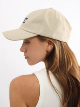 Cargar imagen en el visor de la galería, Gorra para Mujer DVK CAP NY HAT BGE
