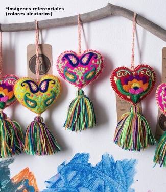 Corazón Tejido AYLLU (Color Aleatorio) 8cm x 7cm AYLLU