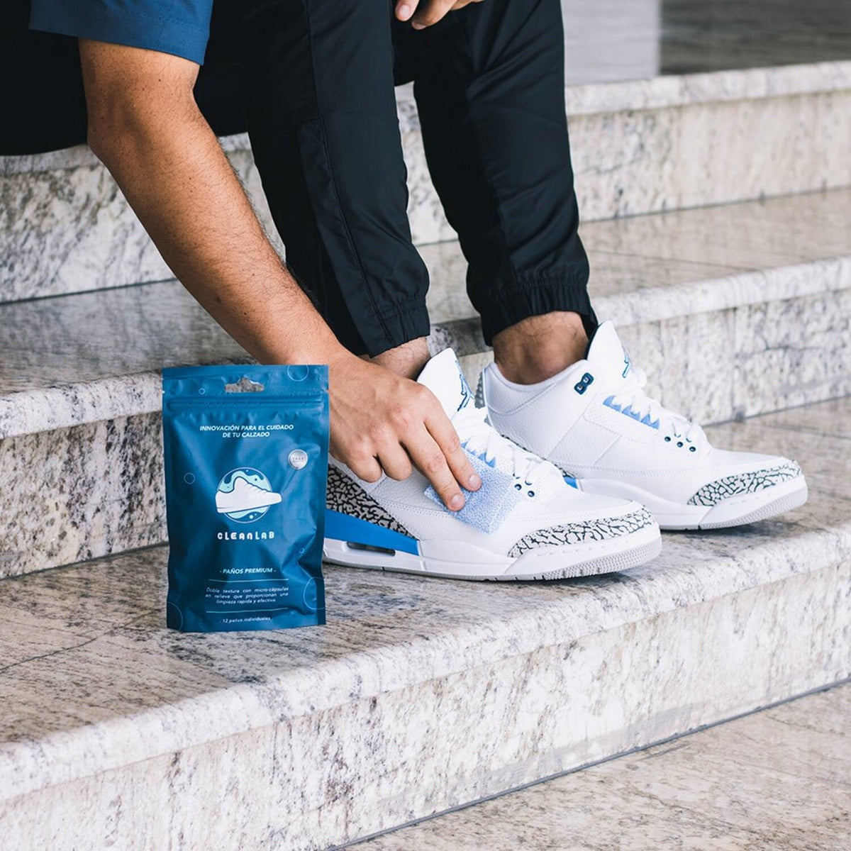 Paños Premium CLEAN LAB - Toallitas húmedas para limpiar zapatillas (12 unid)