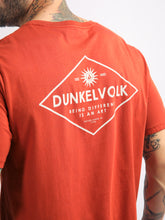 Cargar imagen en el visor de la galería, Polo para Hombre Dunkelvolk SURF ROMBUS ORG
