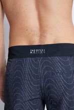 Cargar imagen en el visor de la galería, Ropa de Baño para Hombre DUNKELVOLK BOARDSHORT OLAS PUNTO 16&quot; BLK
