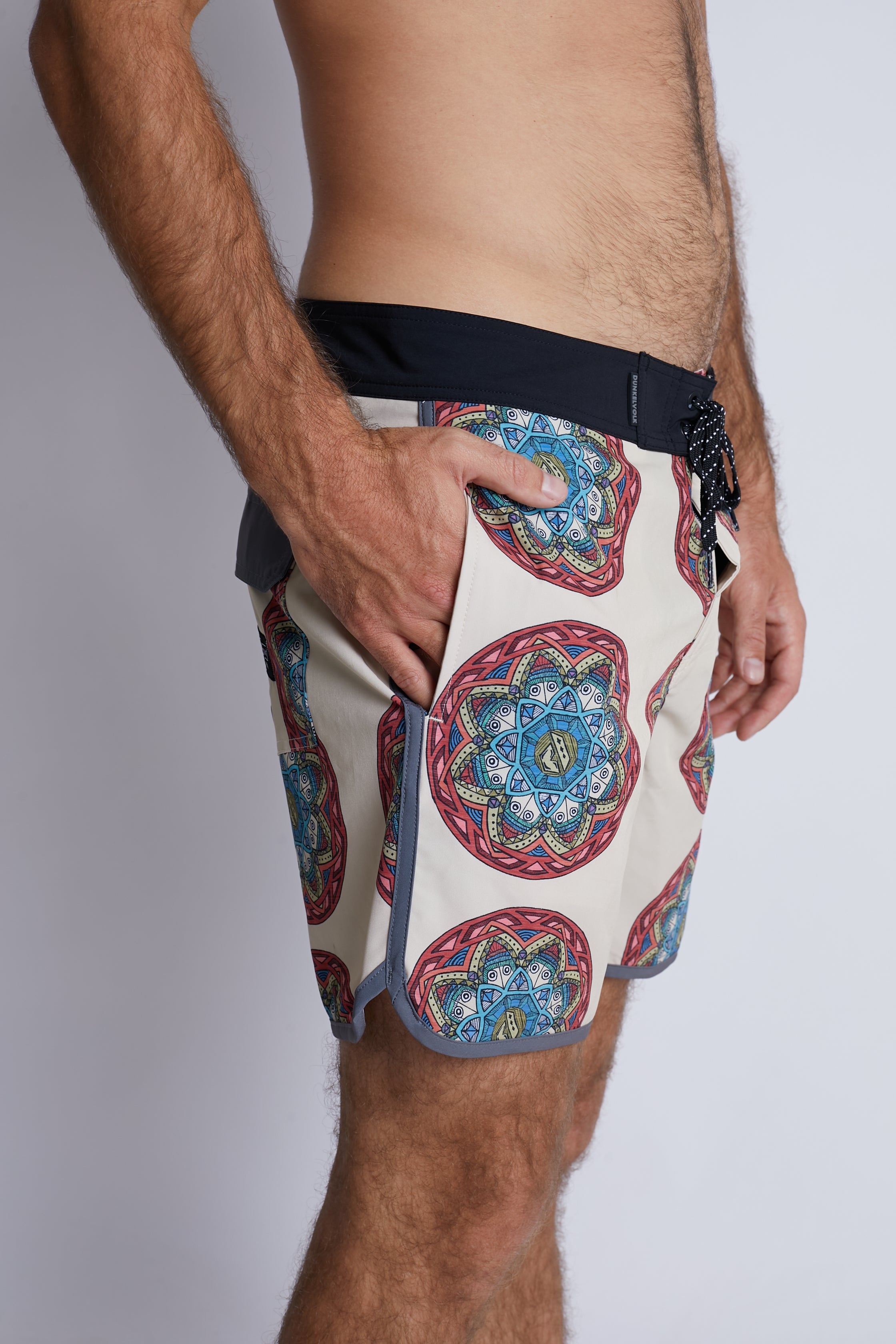 Ropa de Baño para Hombre DUNKELVOLK BOARDSHORT SHIELD 16" BLKM DUNKELVOLK