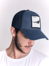 Cargar imagen en el visor de la galería, Gorra para Hombre Dunkelvolk TRUCKER STAY WILD NVY
