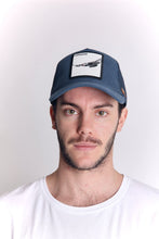 Cargar imagen en el visor de la galería, Gorra para Hombre Dunkelvolk TRUCKER STAY WILD NVY
