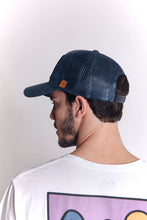 Cargar imagen en el visor de la galería, Gorra para Hombre Dunkelvolk TRUCKER STAY WILD NVY
