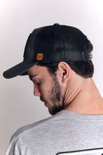 Cargar imagen en el visor de la galería, Gorra para Hombre Dunkelvolk TRUCKER STAY WILD SGRH2
