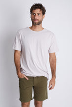 Cargar imagen en el visor de la galería, Short para Hombre Dunkelvolk DRILL CHINO SHORT GREE
