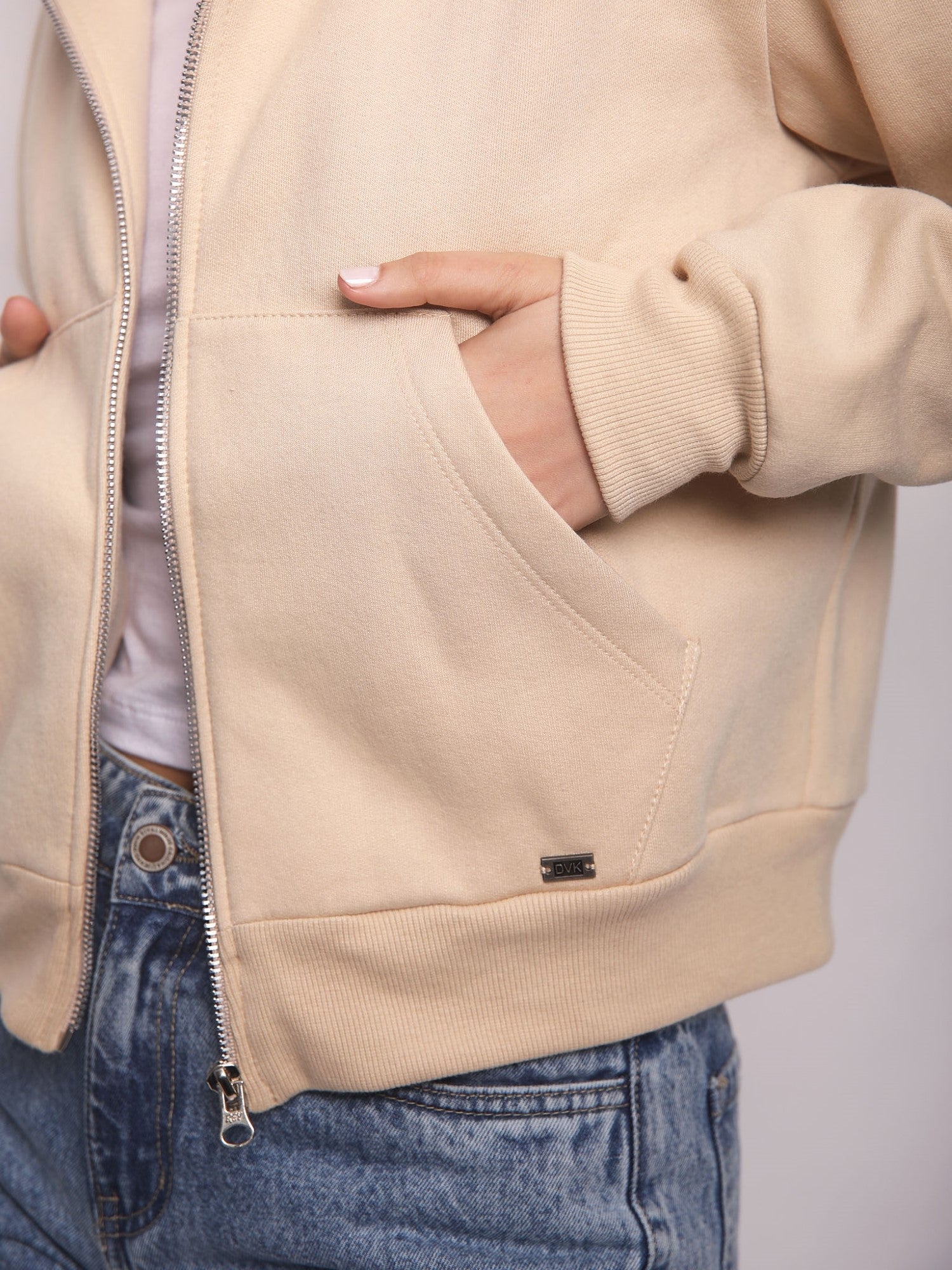 Polera para Mujer DVK CON ZIP SILV FLEECE BEI DVK