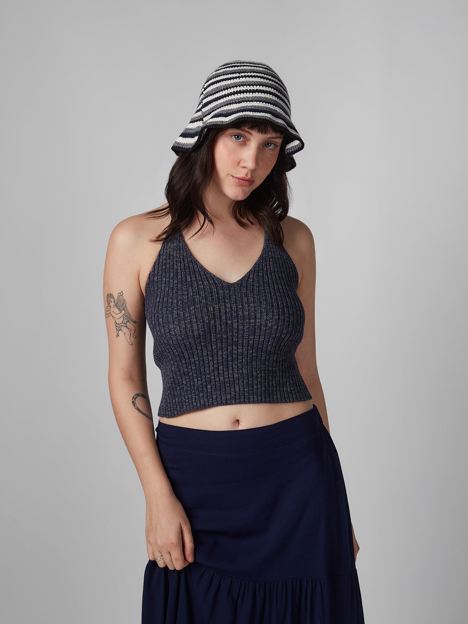 Gorra para Mujer DVK BUCKET FREE KNIT HAT AZL DVK