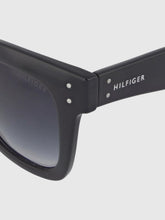 Cargar imagen en el visor de la galería, Lentes de Sol Unisex TOMMY HILFIGER OUTLOOK  X67003 OS
