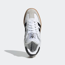 Cargar imagen en el visor de la galería, Zapatillas para Hombre ADIDAS IE1377 SAMBA XLG WHT
