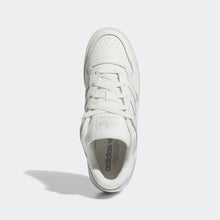 Cargar imagen en el visor de la galería, Zapatillas para Hombre ADIDAS IH7828 FORUM LOW CL 828
