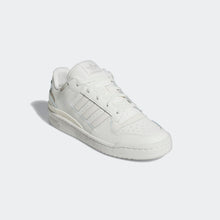 Cargar imagen en el visor de la galería, Zapatillas para Hombre ADIDAS IH7828 FORUM LOW CL 828
