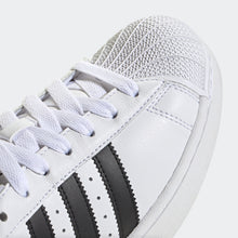 Cargar imagen en el visor de la galería, Zapatillas para Hombre ADIDAS IH8659 SUPERSTAR 659
