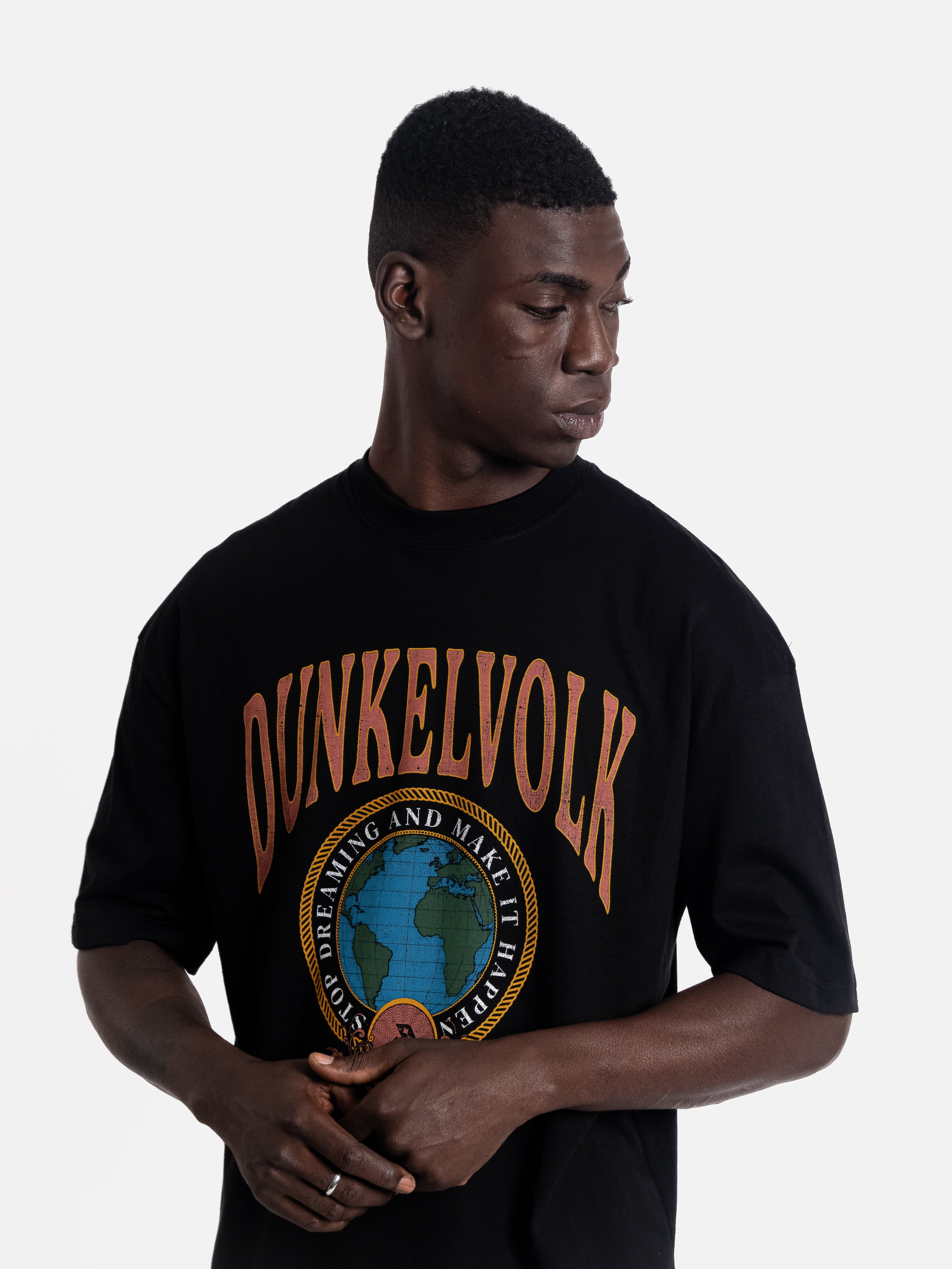 Polo para Hombre Dunkelvolk OVERSIZE GRAPHIC DSTW WORLDWIDE BLK DUNKELVOLK