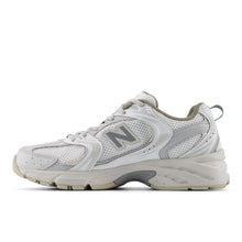Cargar imagen en el visor de la galería, Zapatillas para Mujer NEW BALANCE 530 GRY
