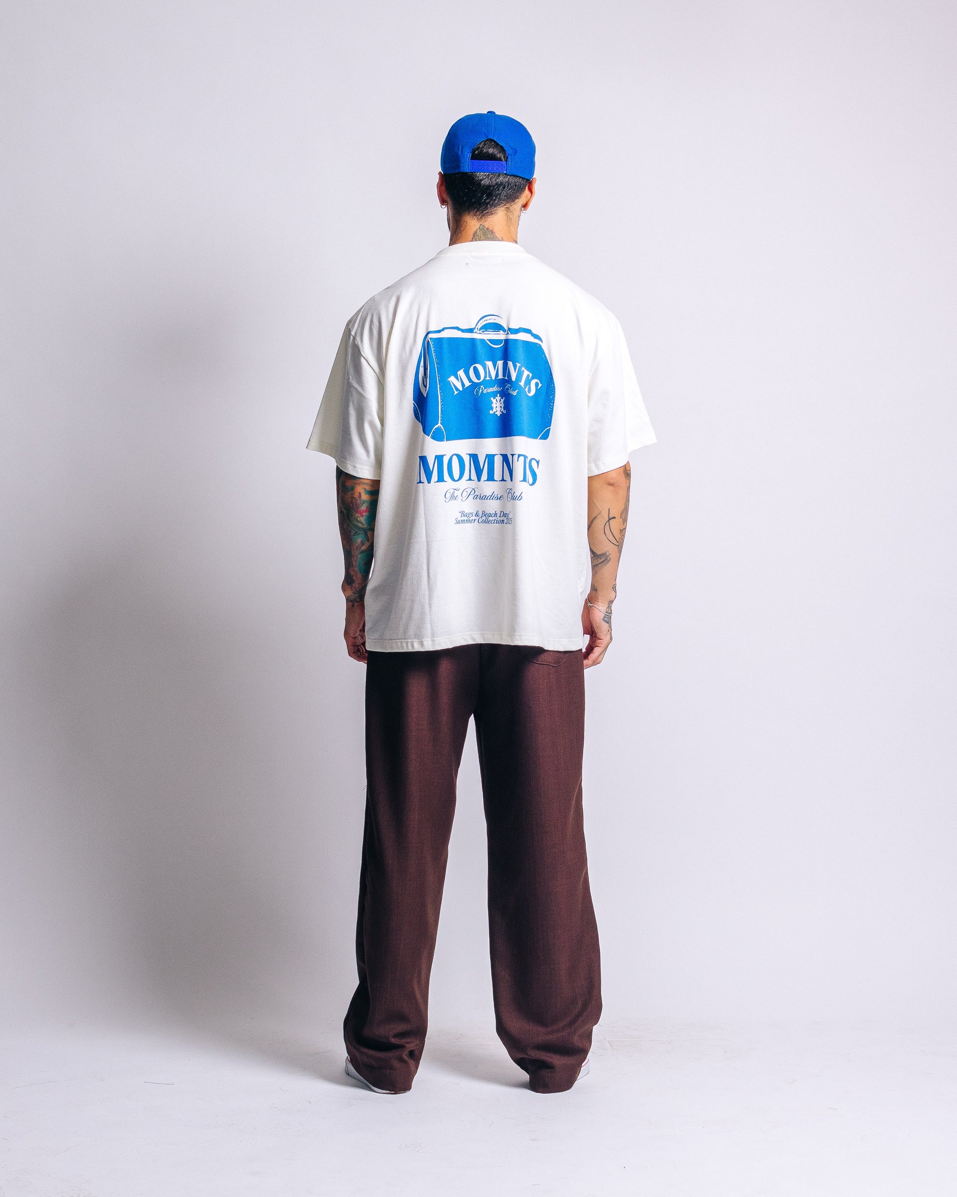 Polo para Hombre MOMNTS Beach Bag T Shirt WHT