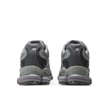 Zapatillas NEW BALANCE 2000 U20008LR-M Gris