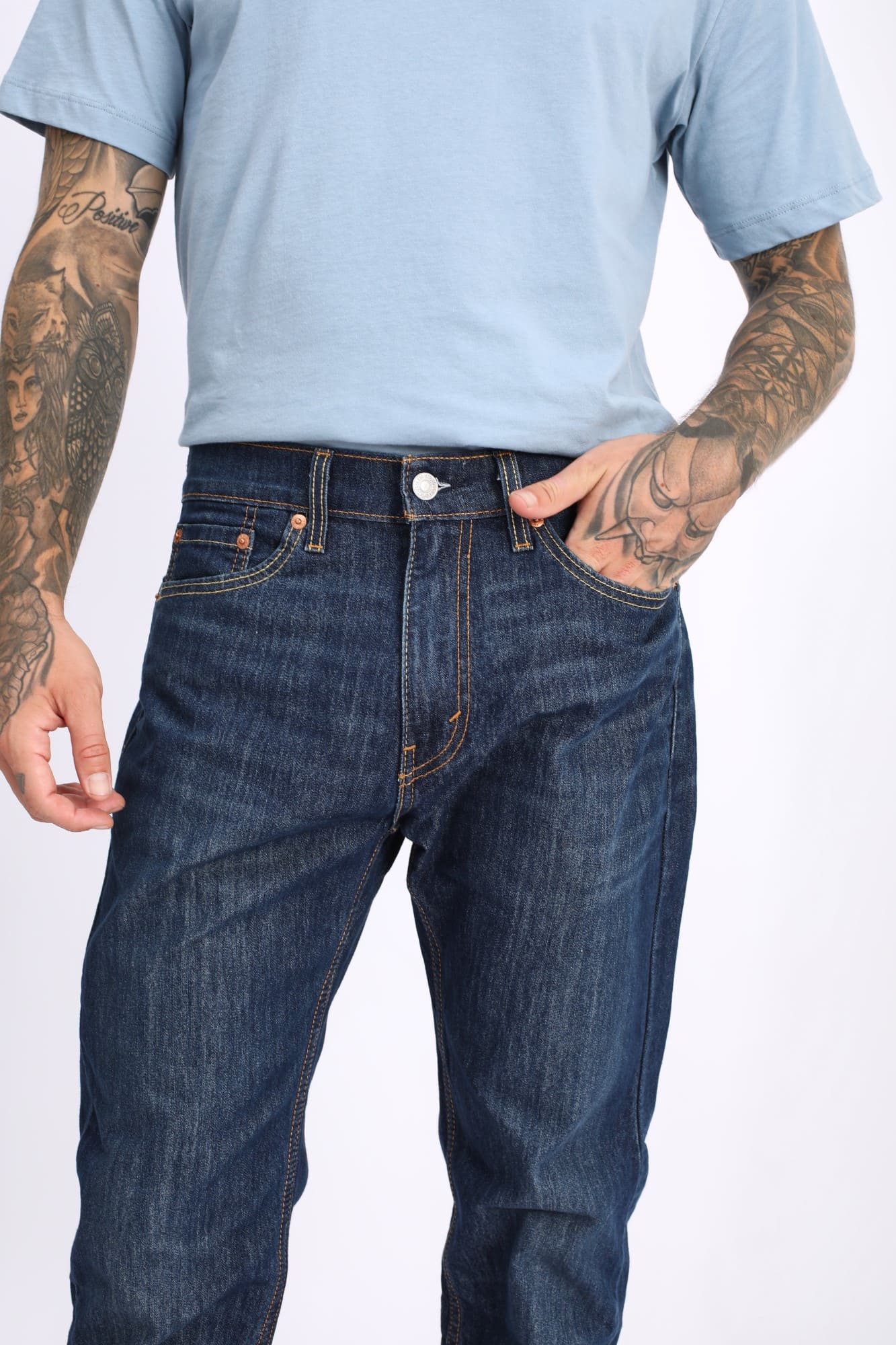 Levis on sale 501 2624