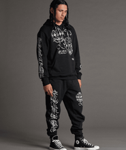 Cargar imagen en el visor de la galería, Jogger para Hombre RVCA FLEECE MISTER CARTOON PANT BLK
