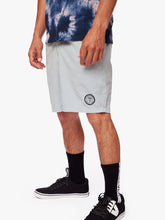 Cargar imagen en el visor de la galería, Short para Hombre Dunkelvolk FLEECE COMFORT SHORT 16&quot; LBL
