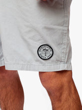 Cargar imagen en el visor de la galería, Short para Hombre Dunkelvolk FLEECE COMFORT SHORT 16&quot; LBL
